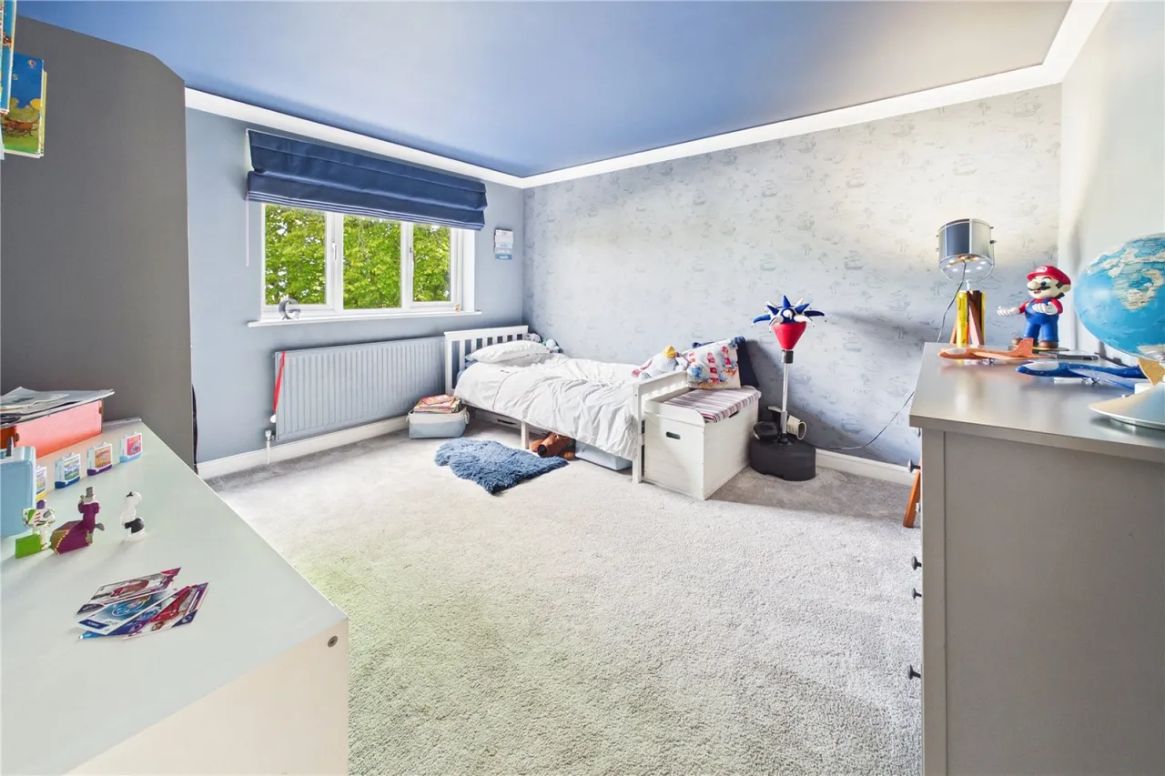Harewood Drive, Cold Ash, RG18, photo 21