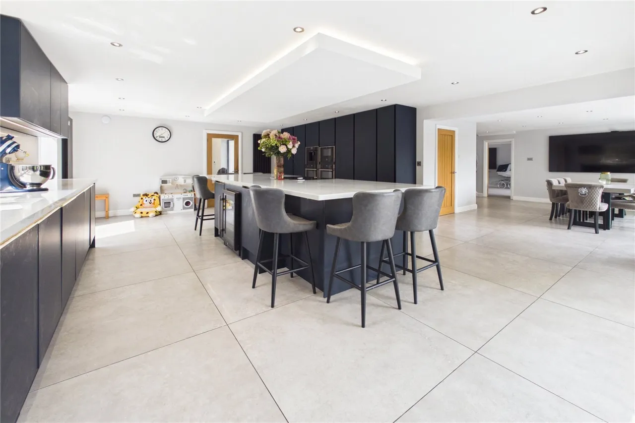 Harewood Drive, Cold Ash, RG18, photo 5