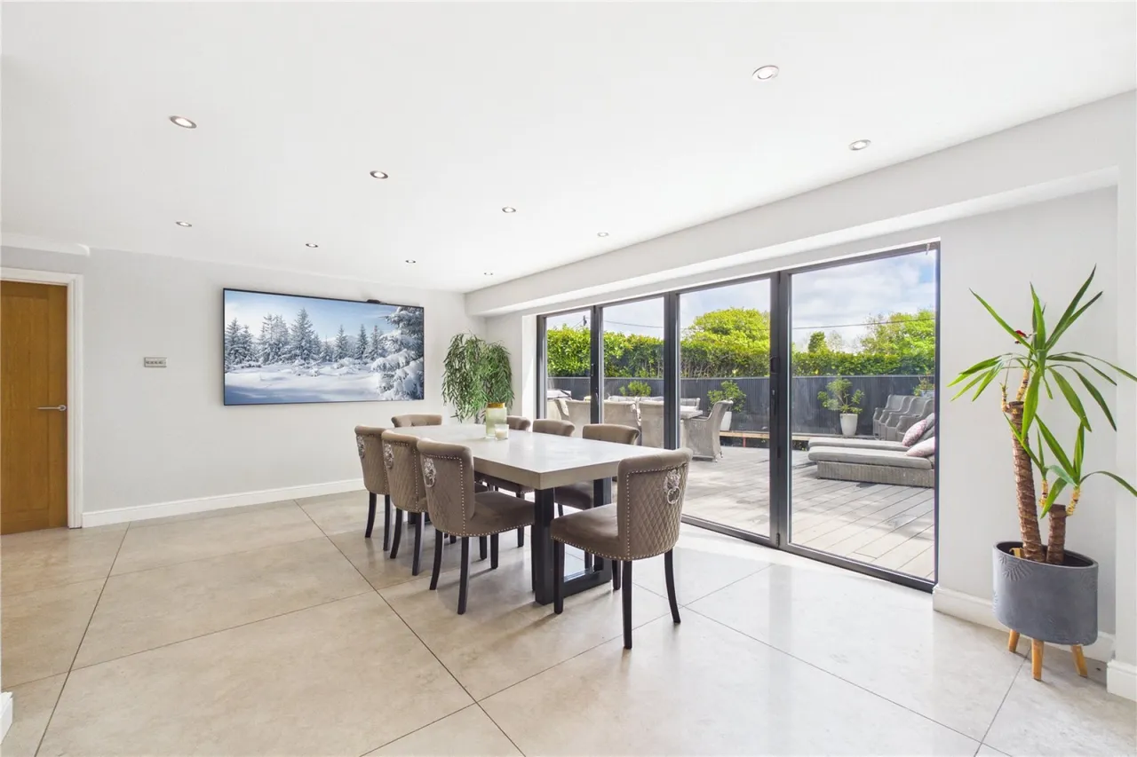 Harewood Drive, Cold Ash, RG18, photo 7