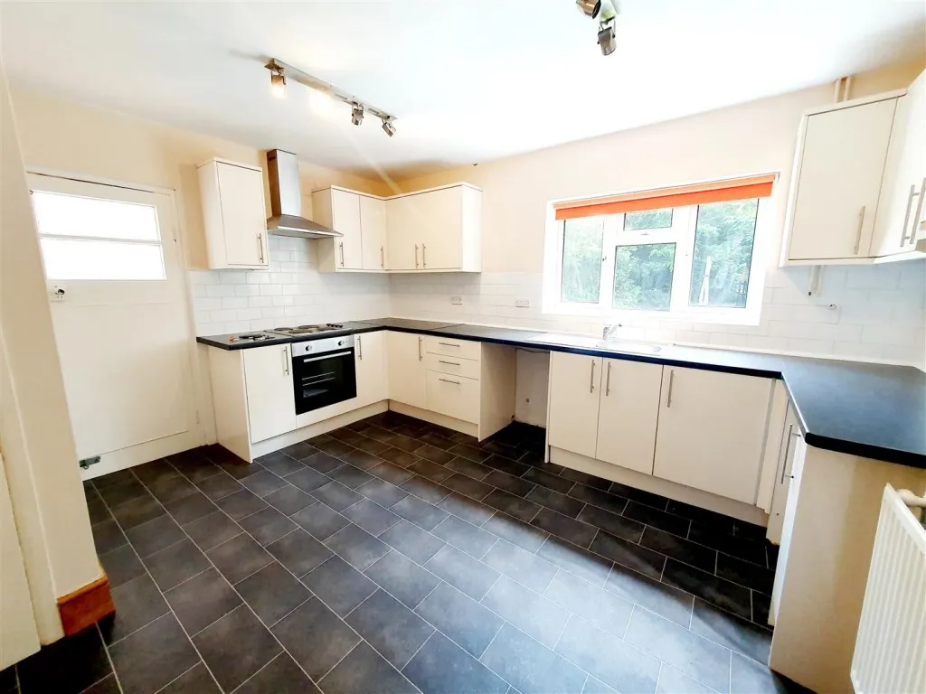 Pytchley Road, Kettering, photo 2