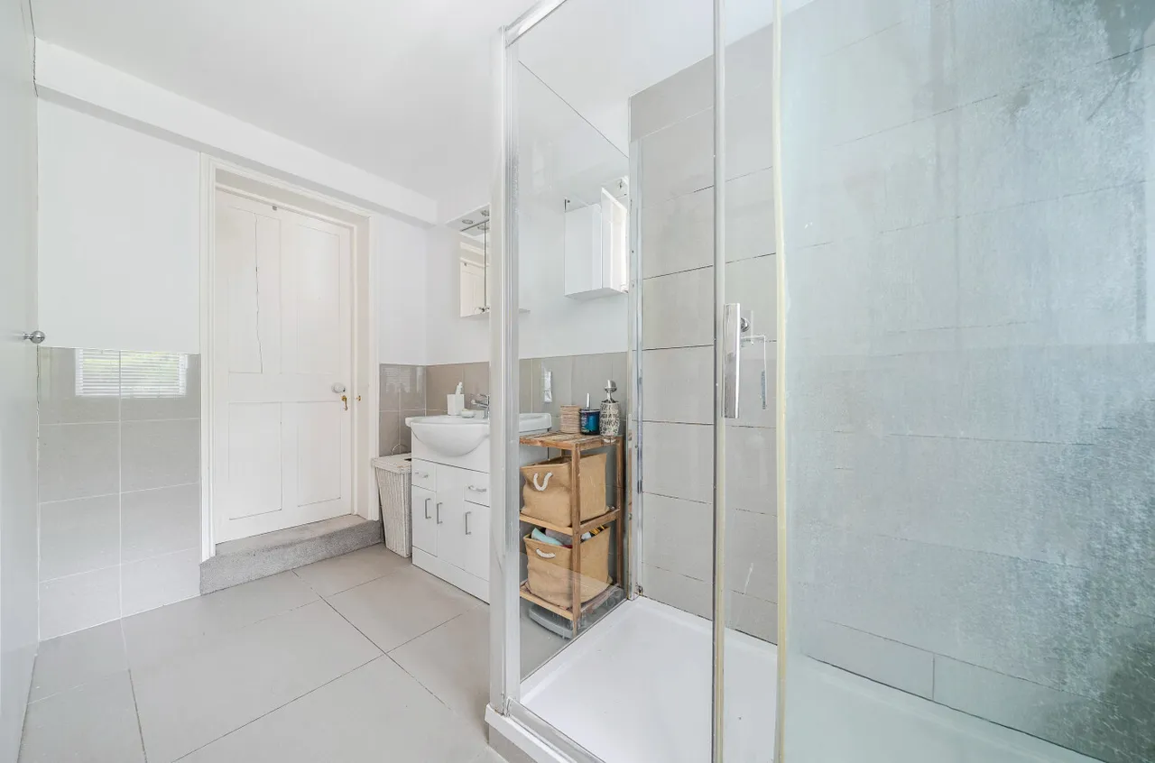 High Path Road, Guildford, GU1, photo 10