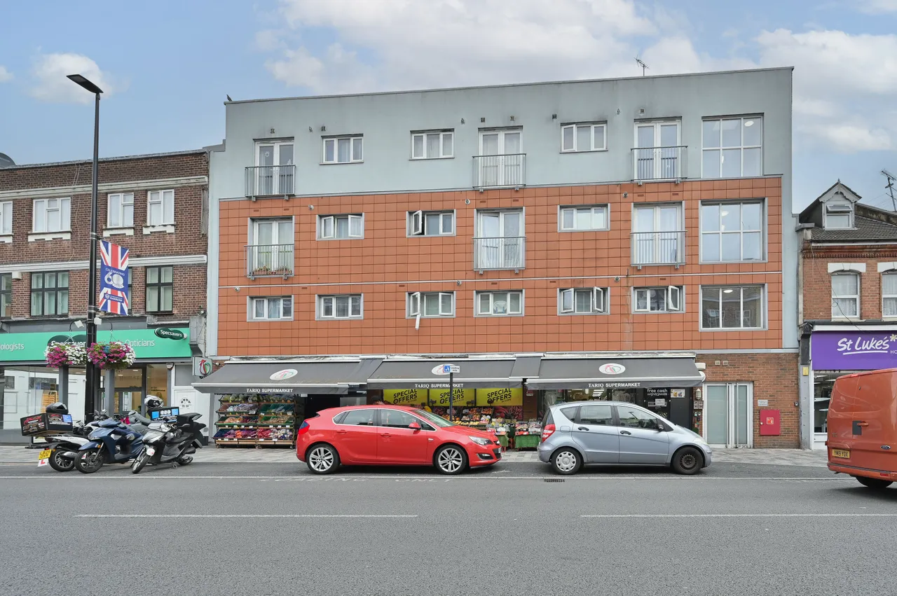1 bed flat for sale — 13 Alder Brook, 14-20 High Street, Harrow