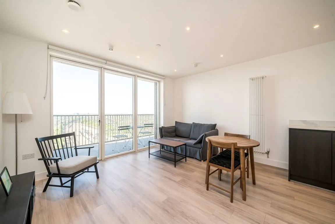 Heartwood Boulevard, W3, photo 3