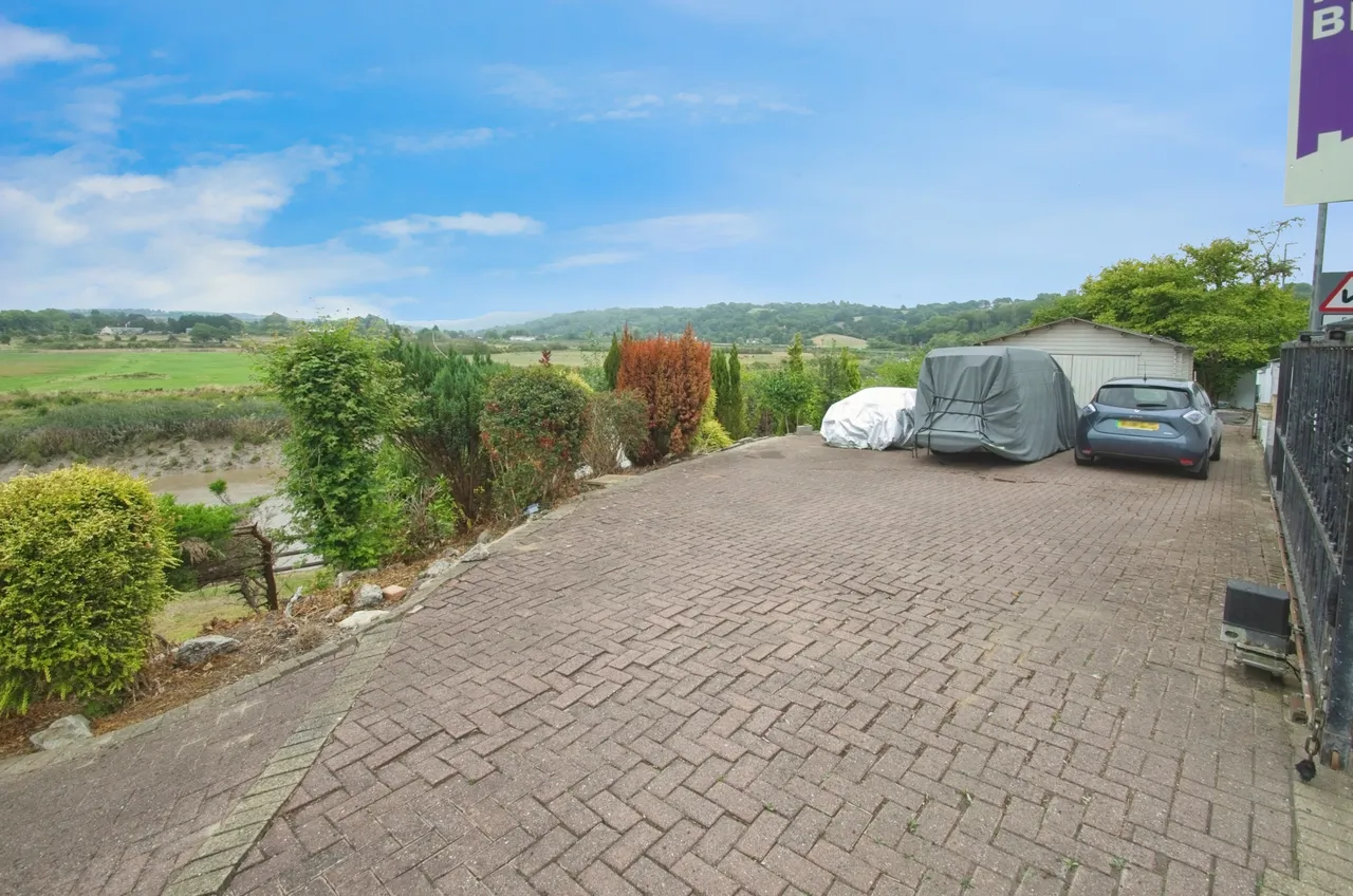 Caerleon Road, Newport, photo 5