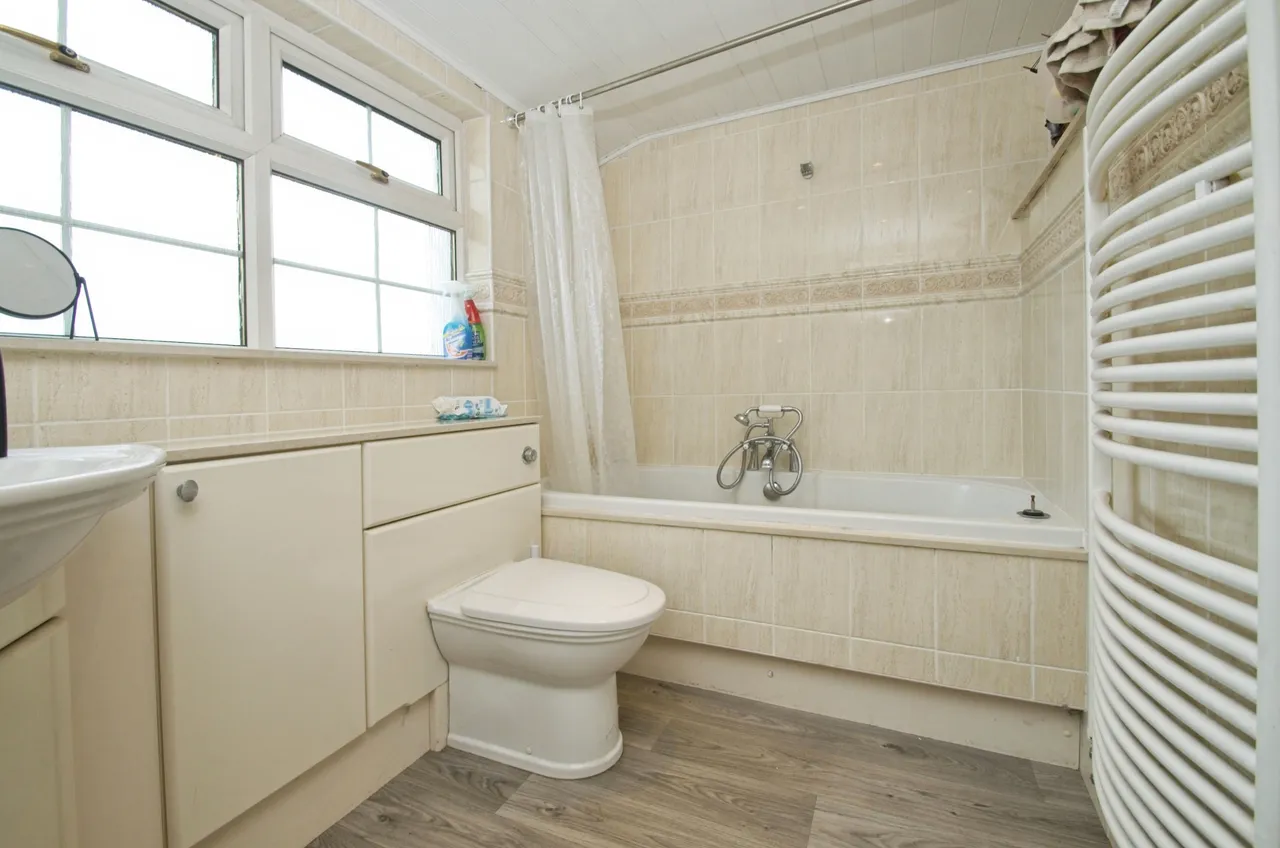 Caerleon Road, Newport, photo 12