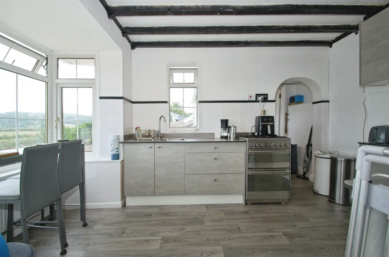 Caerleon Road, Newport, photo 11