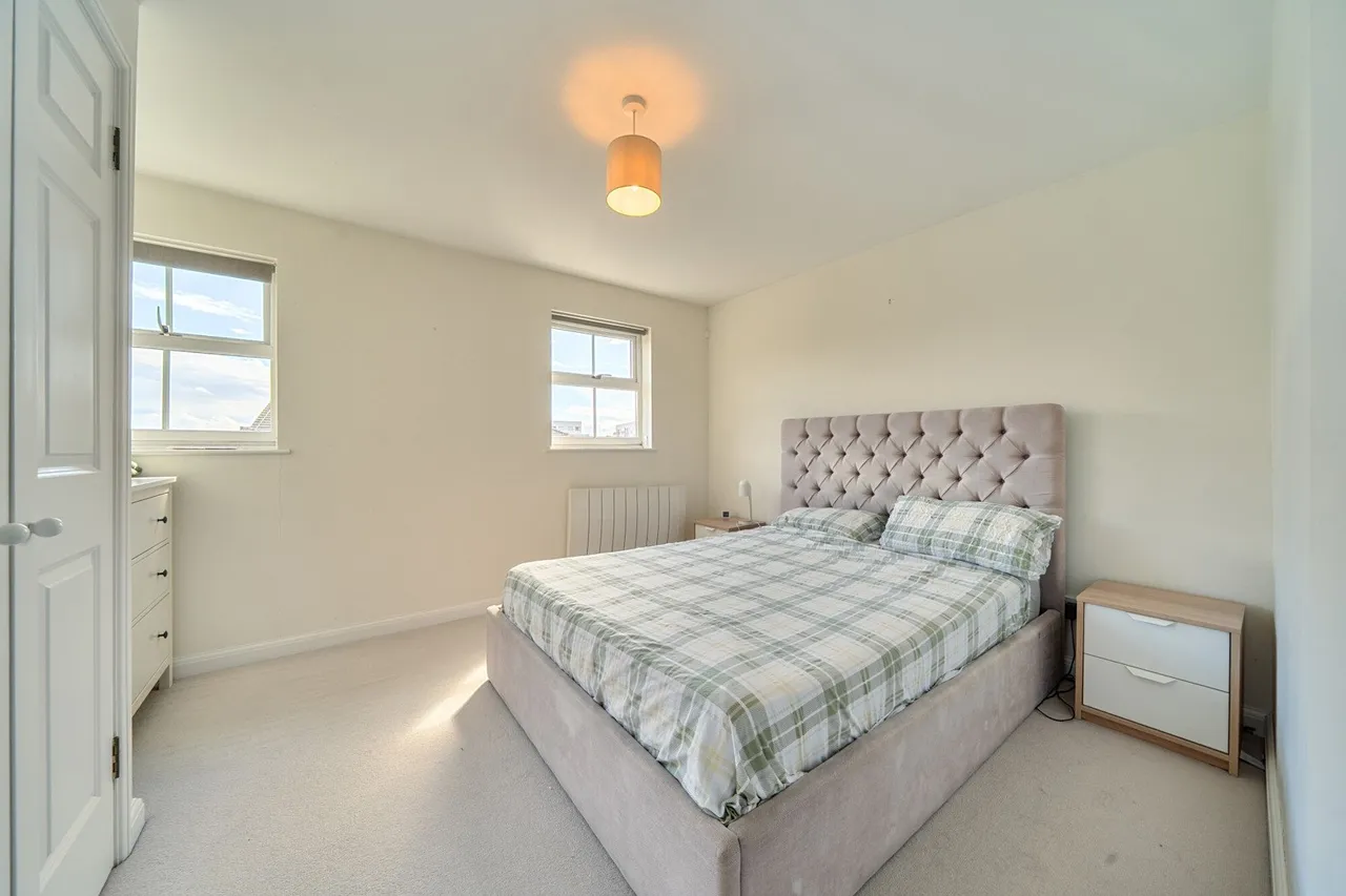 Grenard Close, SE15, photo 18