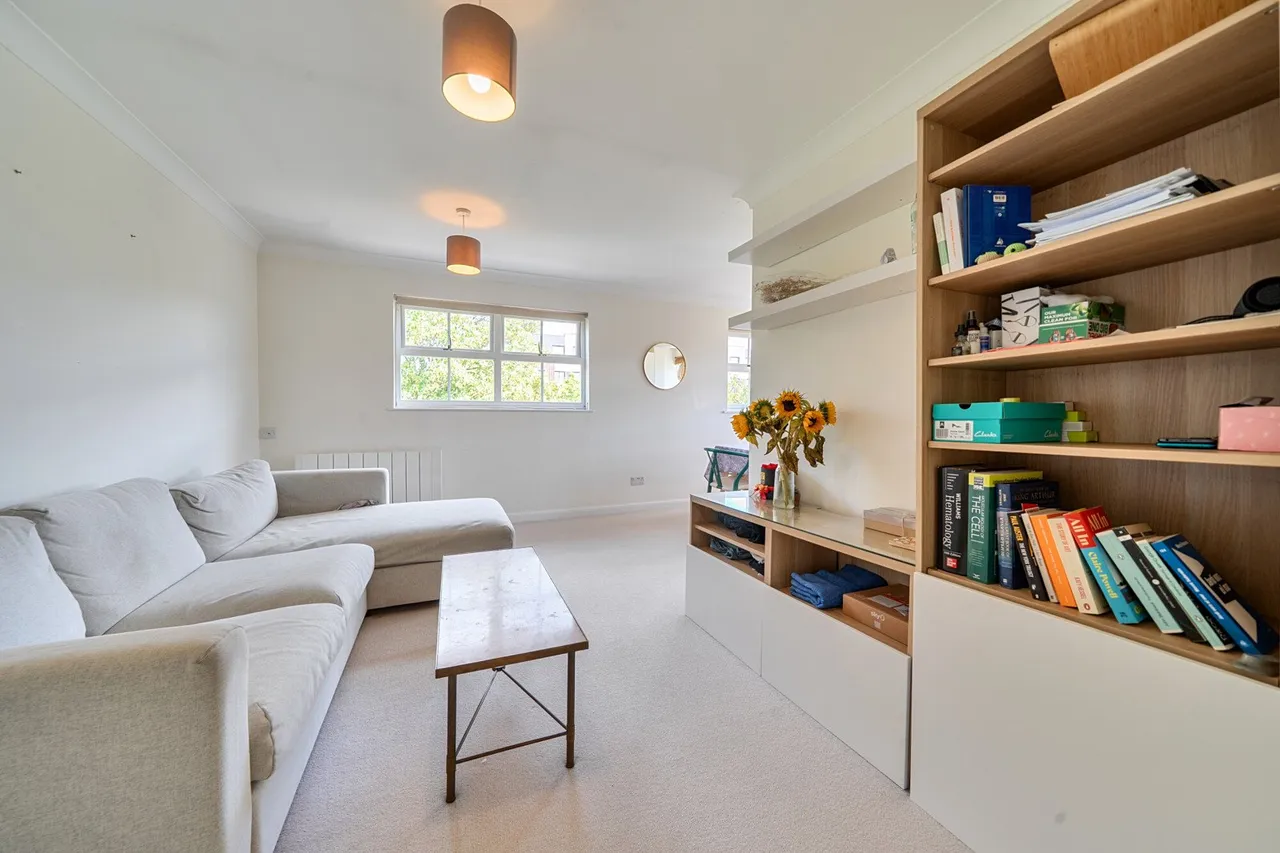 Grenard Close, SE15, photo 2