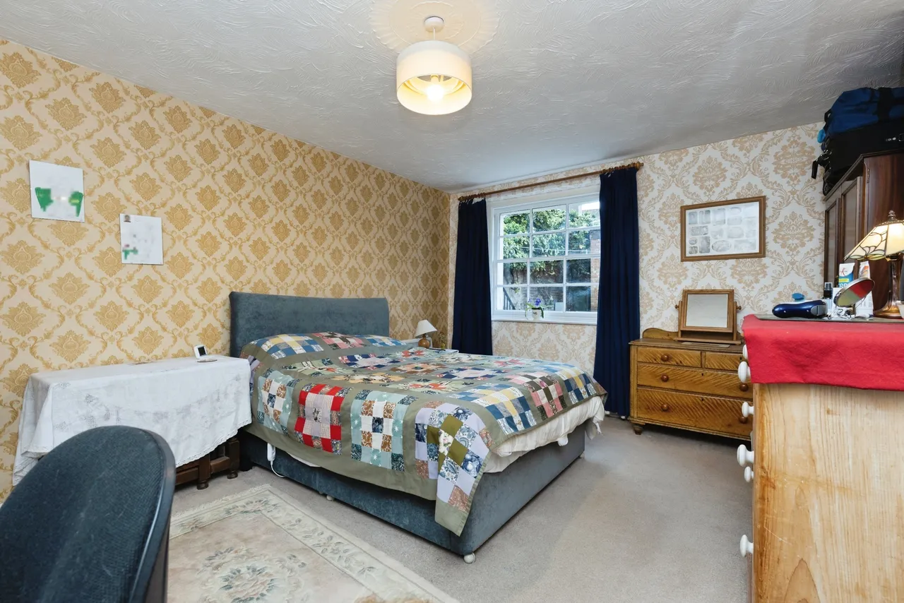 Clarence Square, Cheltenham, GL50, photo 9