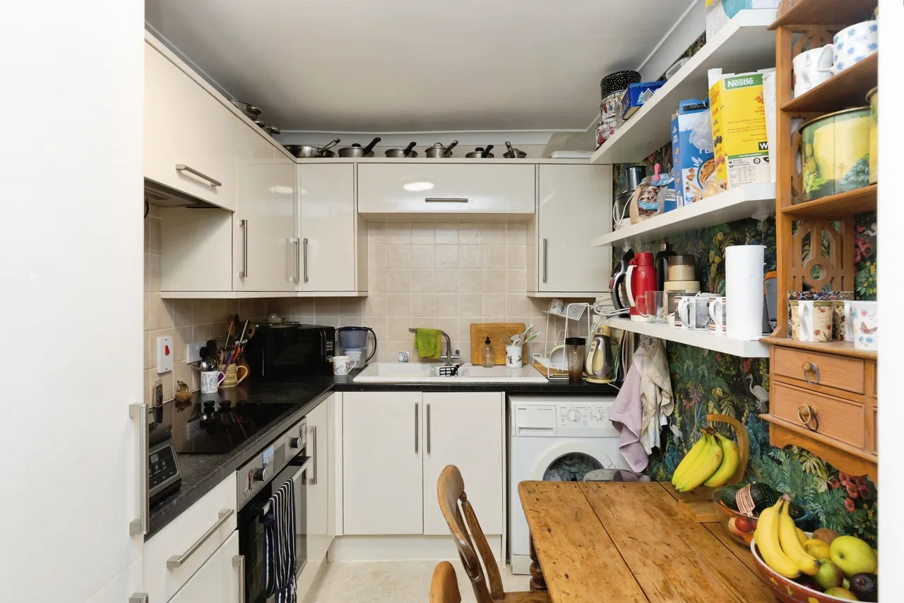 Clarence Square, Cheltenham, GL50, photo 3