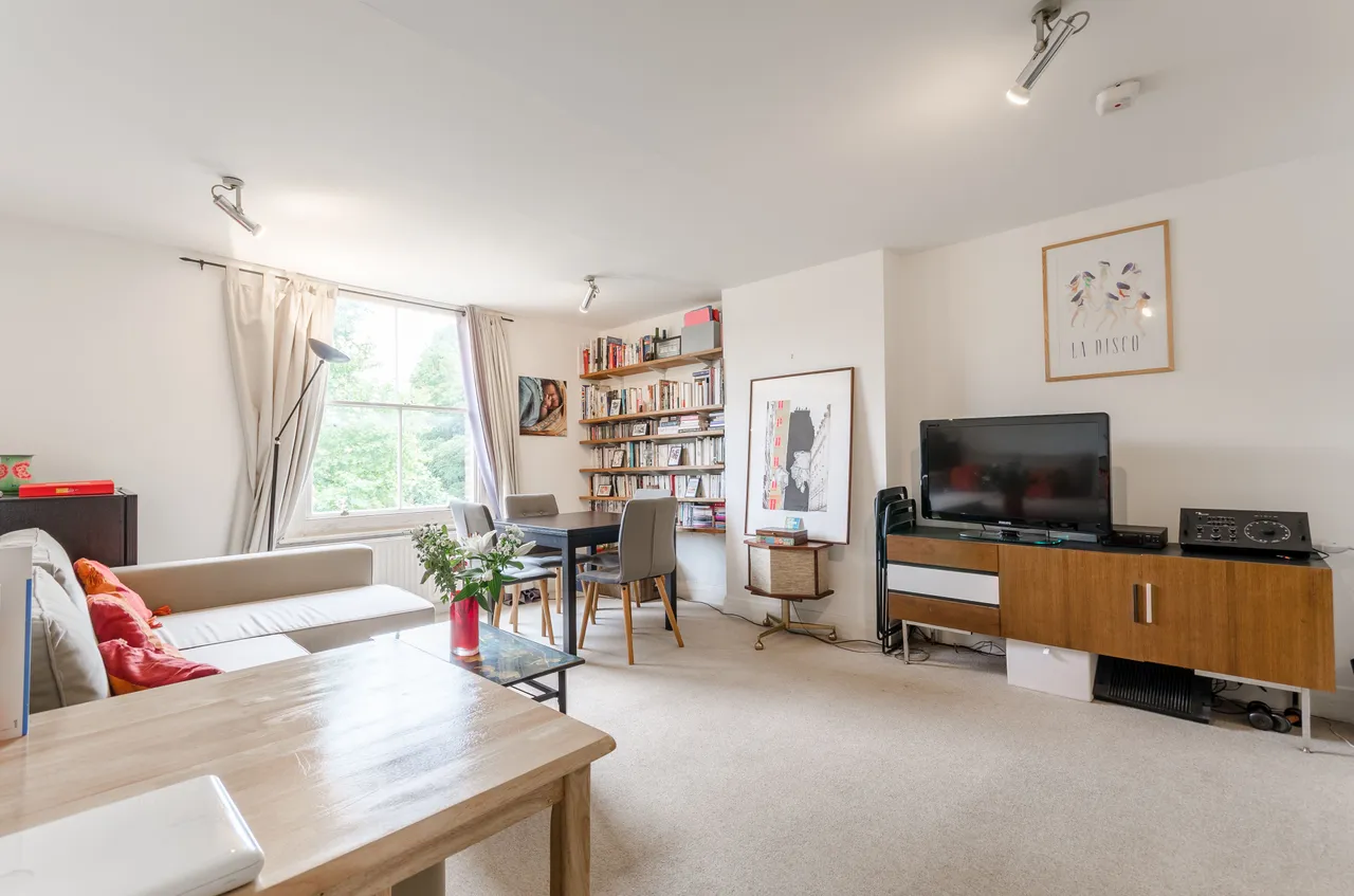 1 bed flat to rent — 9 Beverley Court, 65 Highbury Hill, London