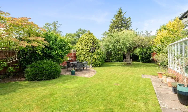 Christ Church Road, Epsom, KT19, photo 2