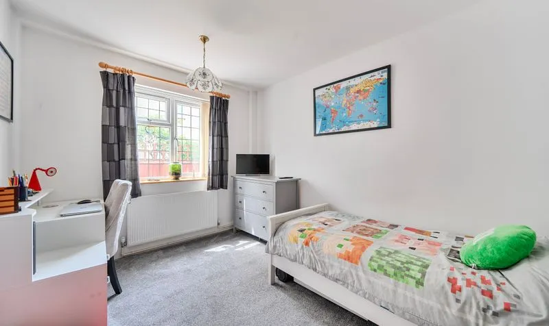 Christ Church Road, Epsom, KT19, photo 12