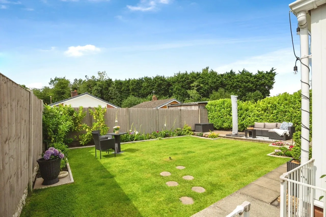 St. Saviours Close, Bamber Bridge, Preston, Lancashire, PR5, photo 5