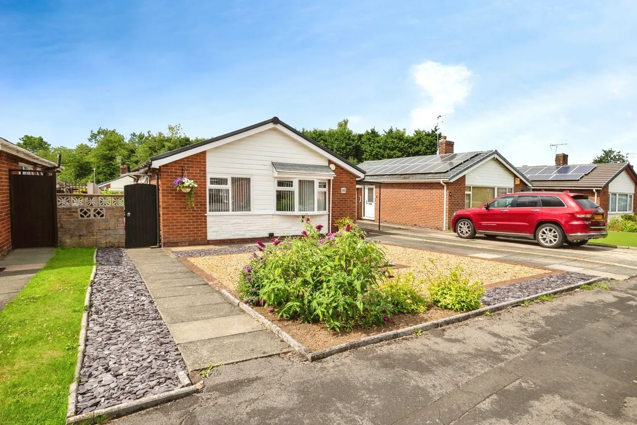 St. Saviours Close, Bamber Bridge, Preston, Lancashire, PR5, photo 16