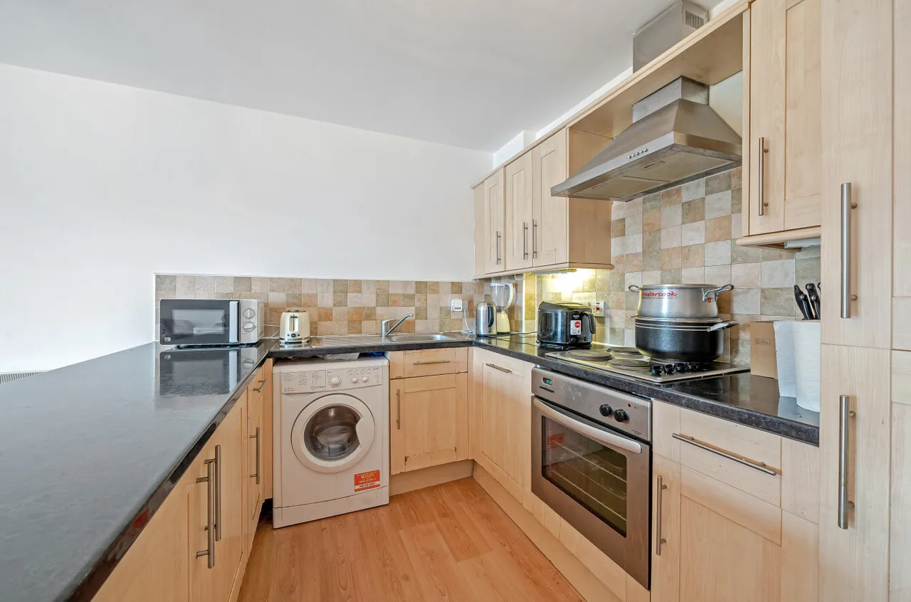 Admiral Street, Leeds, LS11, photo 2