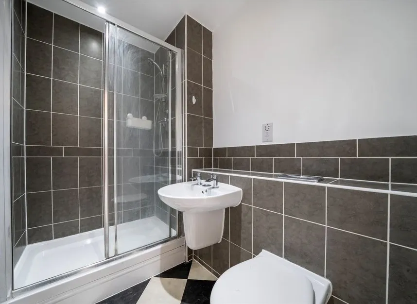 Harry Zeital Way, Hackney Central, E5, photo 6