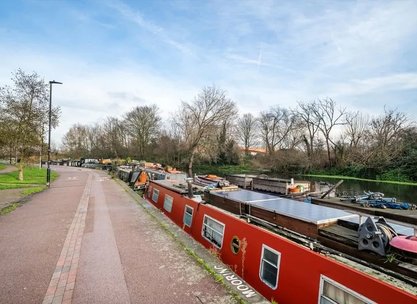 Harry Zeital Way, Hackney Central, E5, photo 8