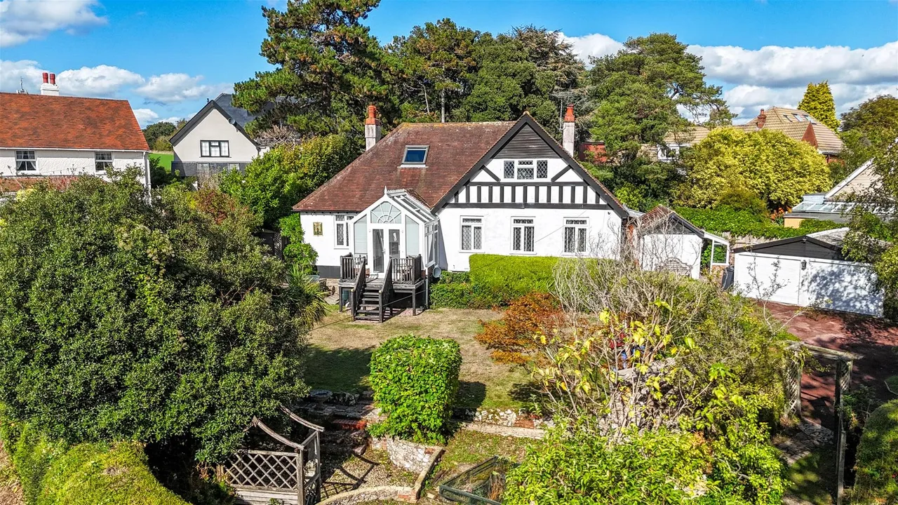 4 bed house for sale, Heather Lane, Worthing