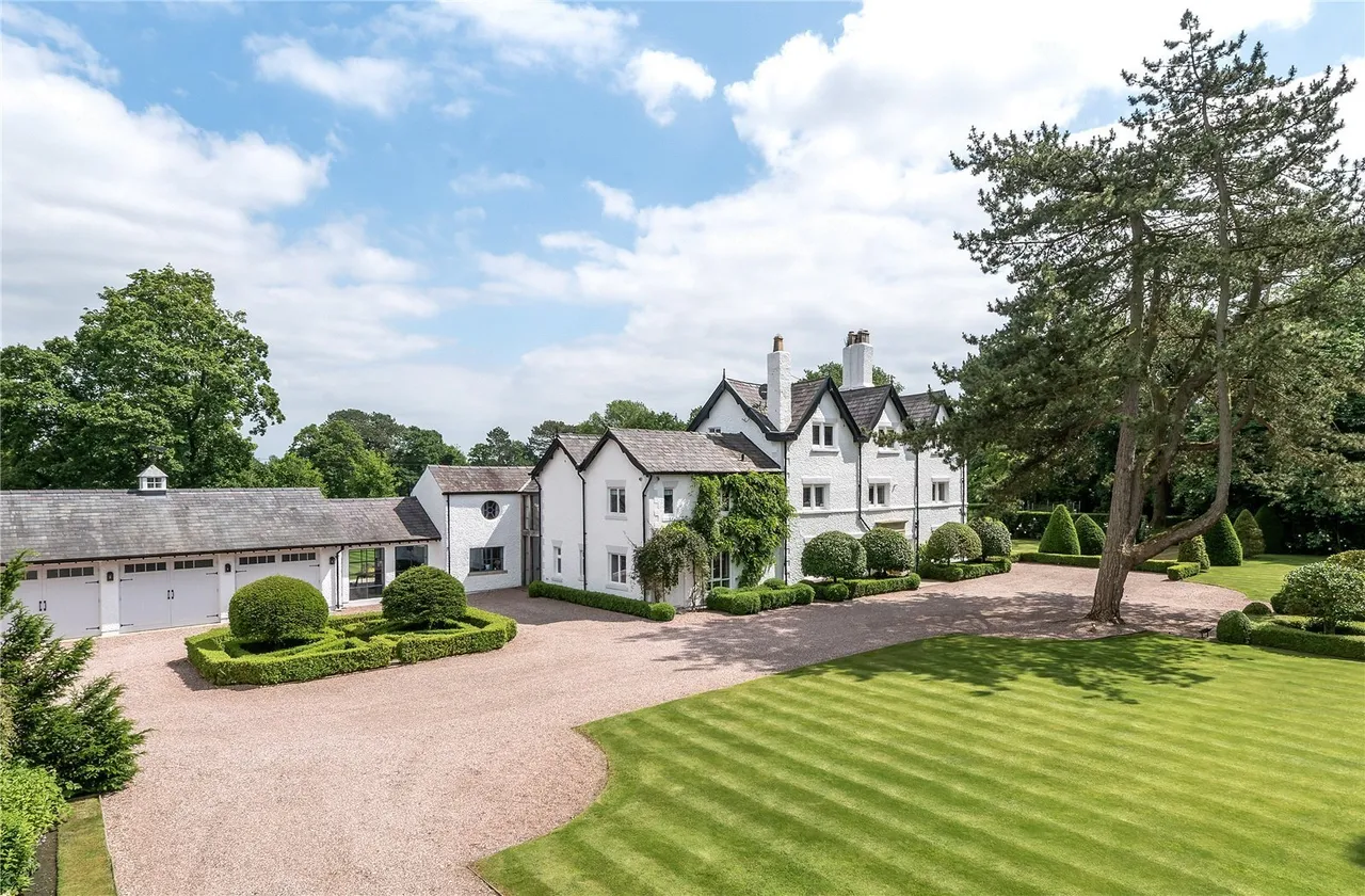 6 bed property for sale, Newton Hall Lane, Mobberley, WA16