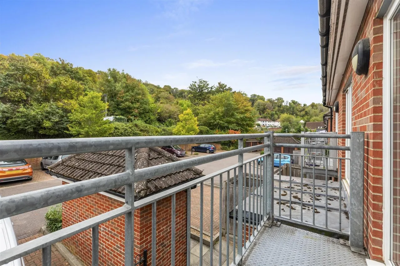 Micklefield Road, High Wycombe, HP13, photo 5