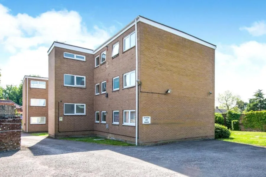 2 bed flat for sale, Church Road, Bishopstoke, SO50