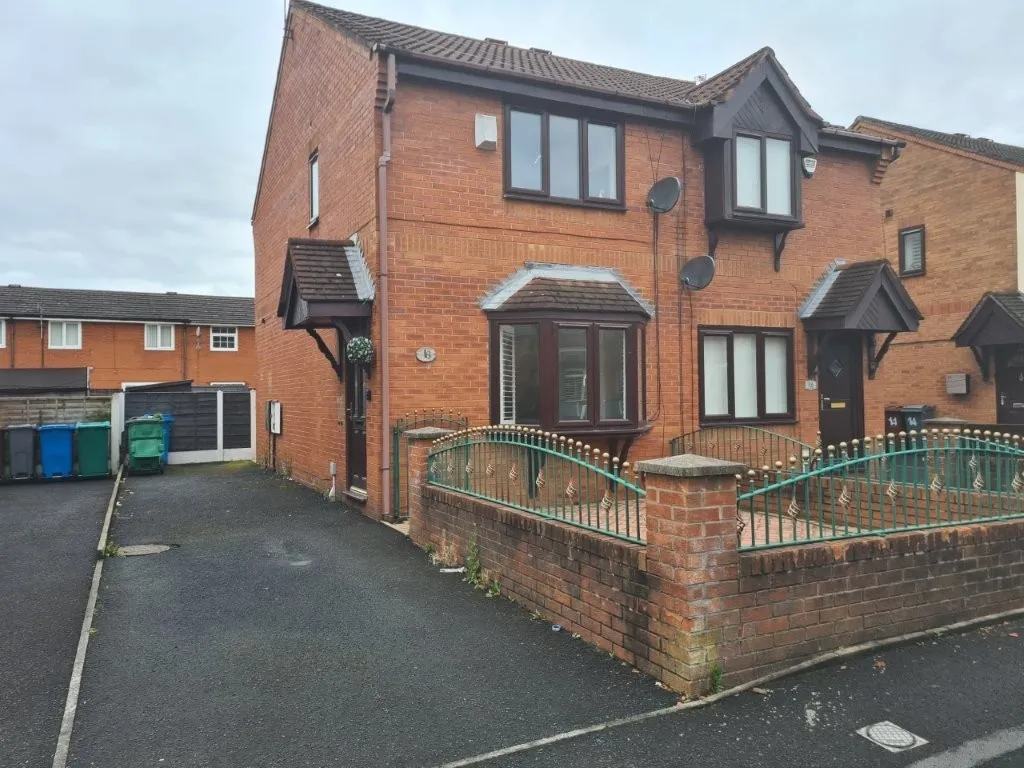 2 bed house for sale, Innis Avenue, Newton Heath, M40