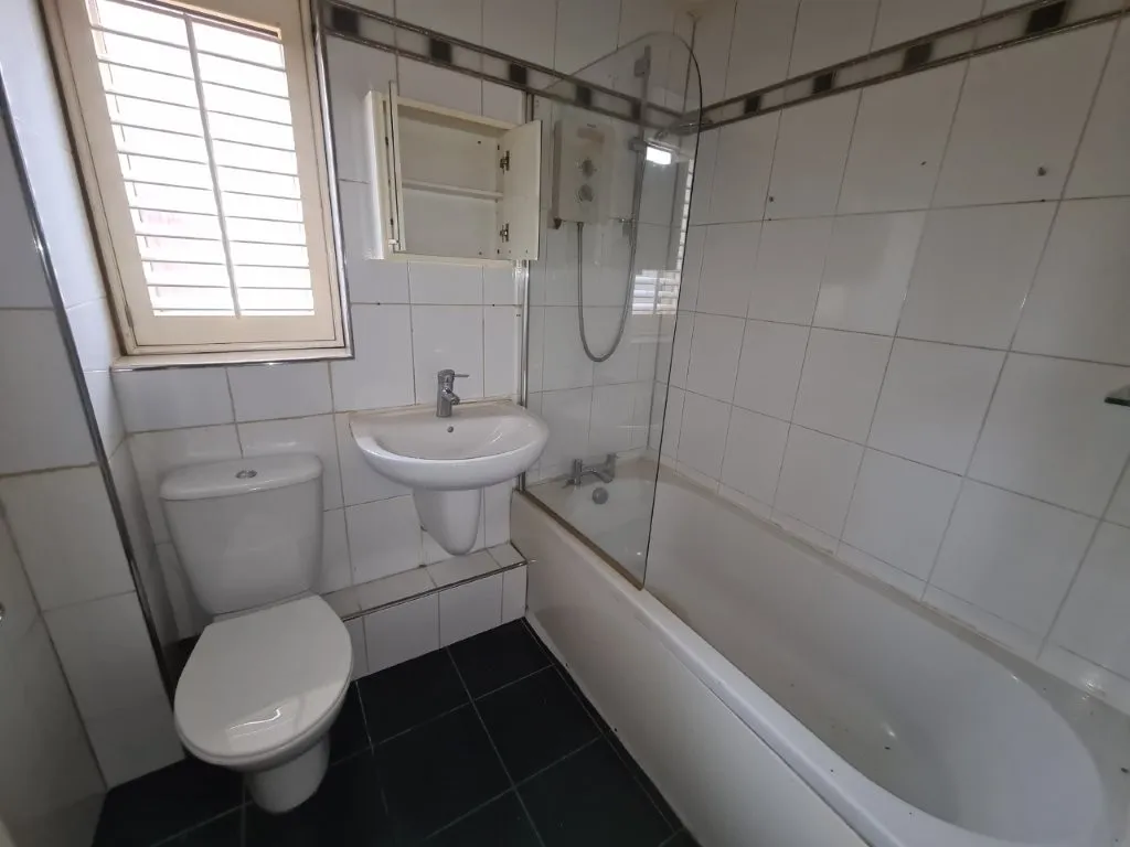 Innis Avenue, Newton Heath, M40, photo 8