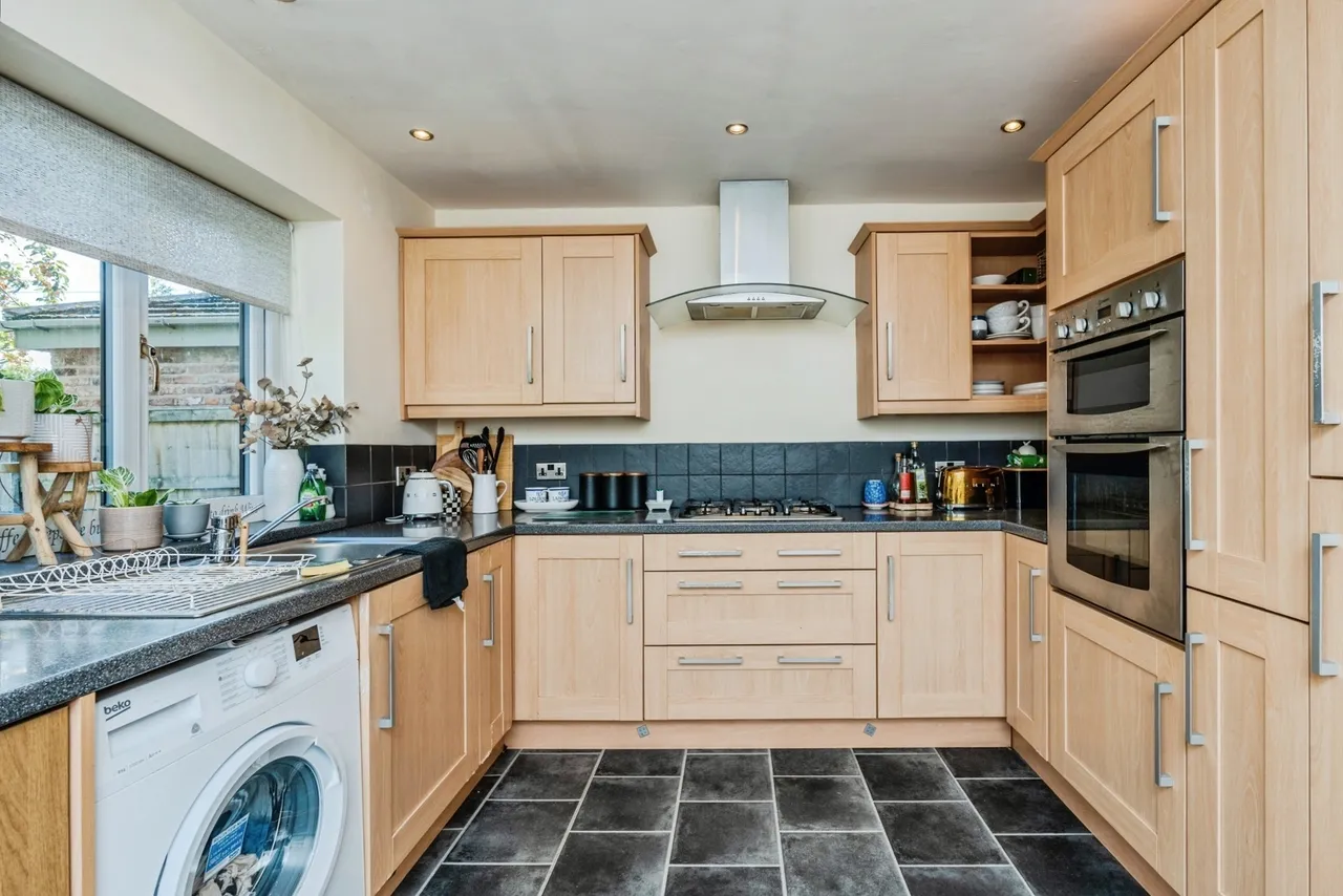 Tudor Green, Wilmslow, Cheshire, SK9, photo 15