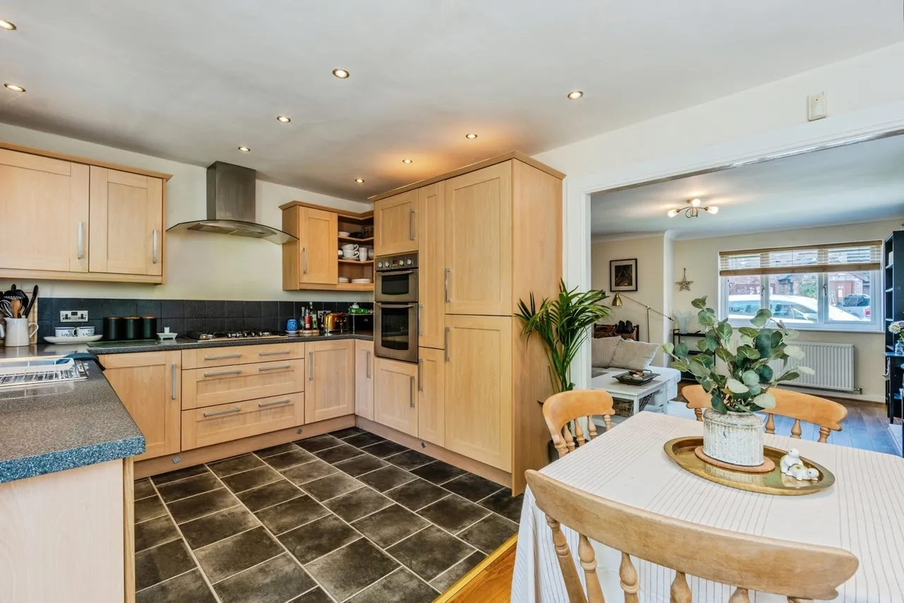 Tudor Green, Wilmslow, Cheshire, SK9, photo 2