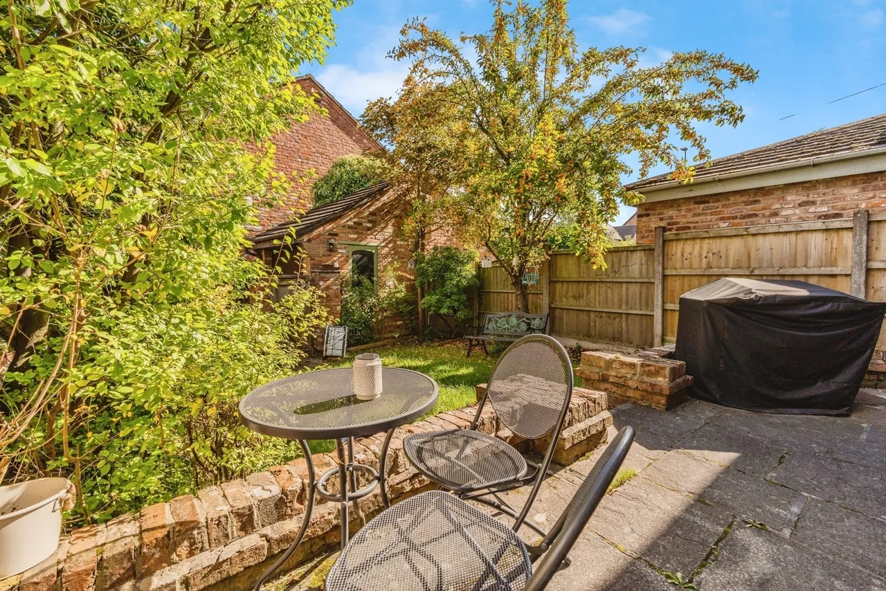 Tudor Green, Wilmslow, Cheshire, SK9, photo 20