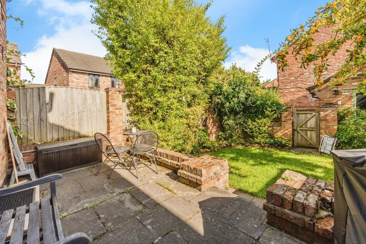 Tudor Green, Wilmslow, Cheshire, SK9, photo 17