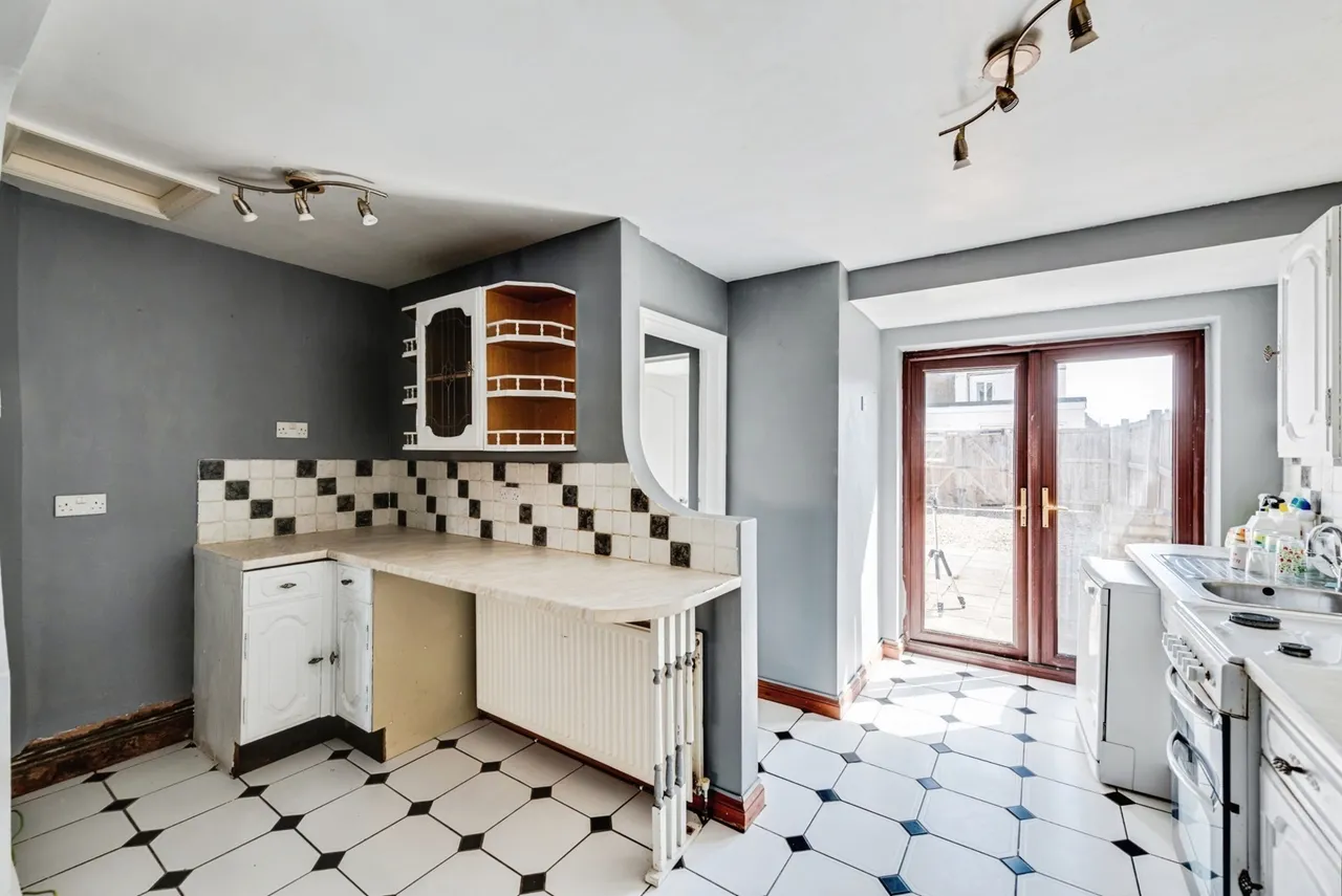 Florence Street, Swindon, Wiltshire, SN2, photo 8