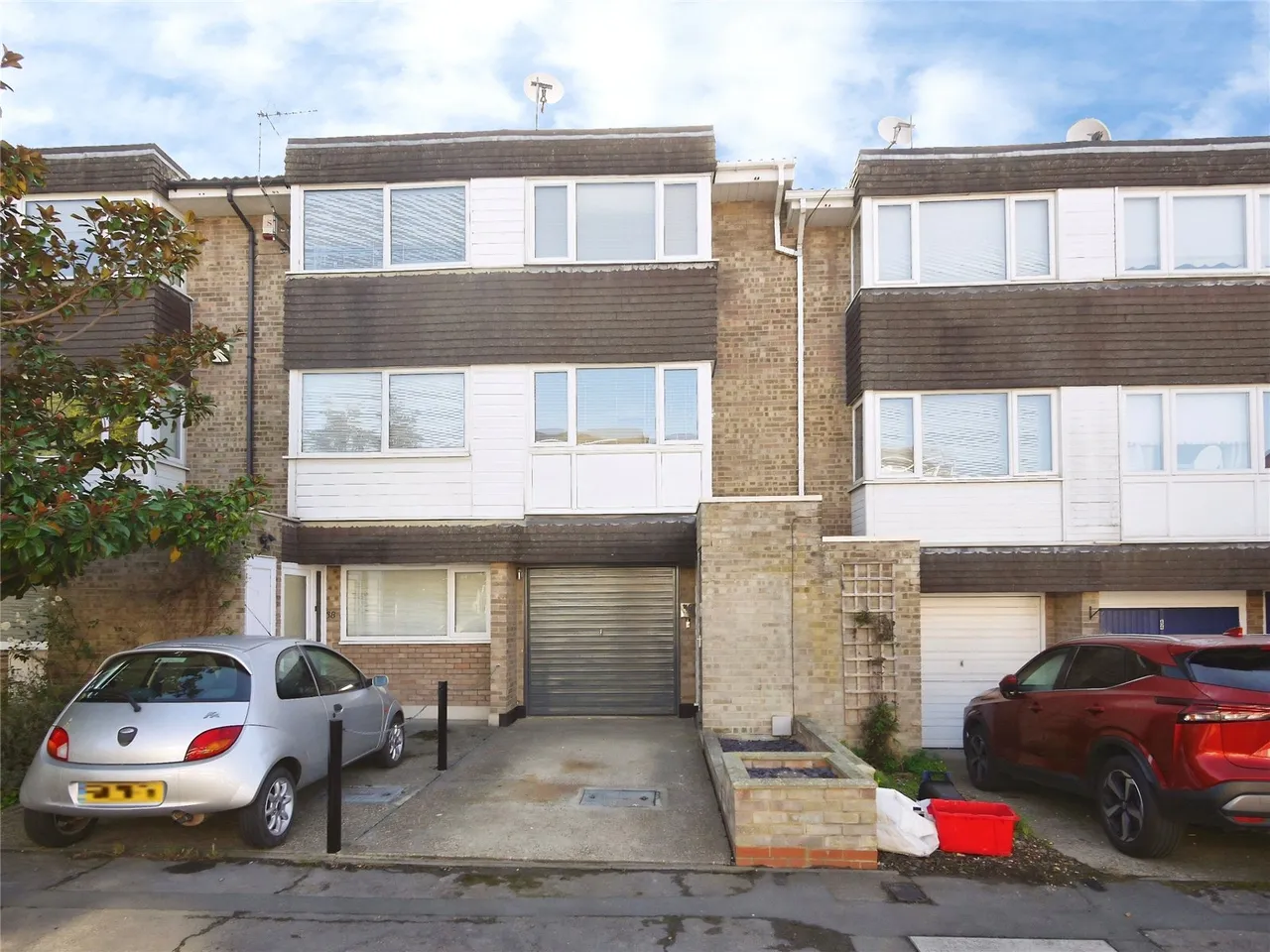 3 bed house for sale, Regency Court, Brentwood, CM14