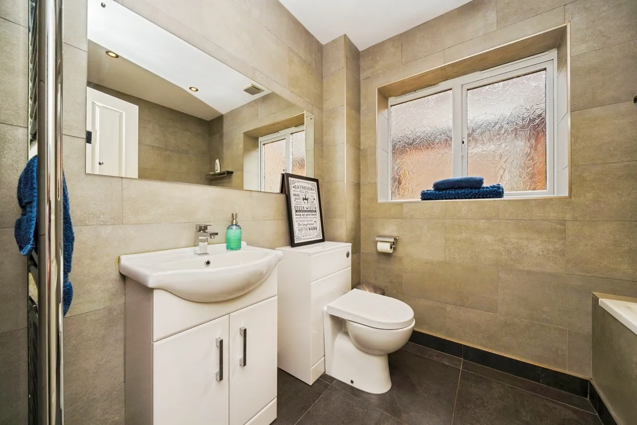 Glade Drive, Little Sutton, CH66, photo 17