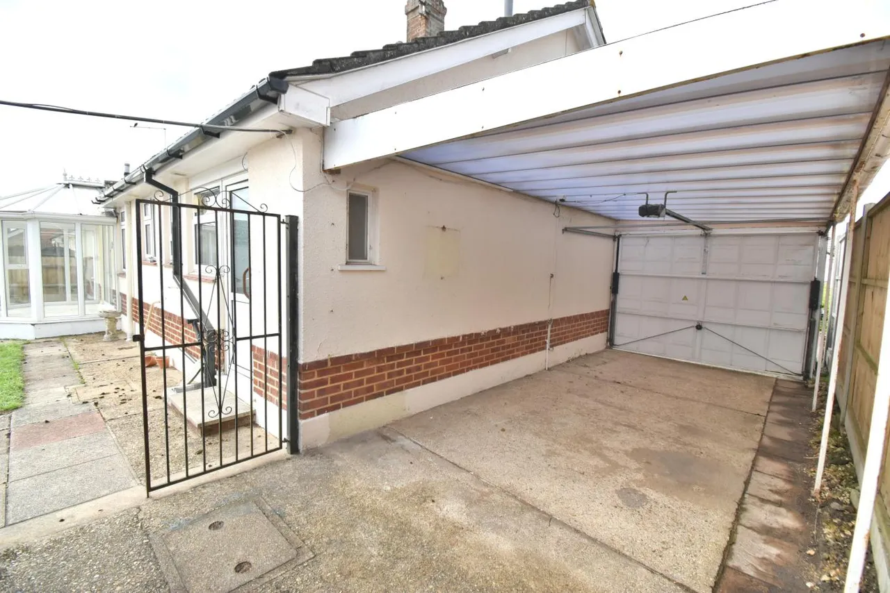 Pomona Close, BH22, photo 16
