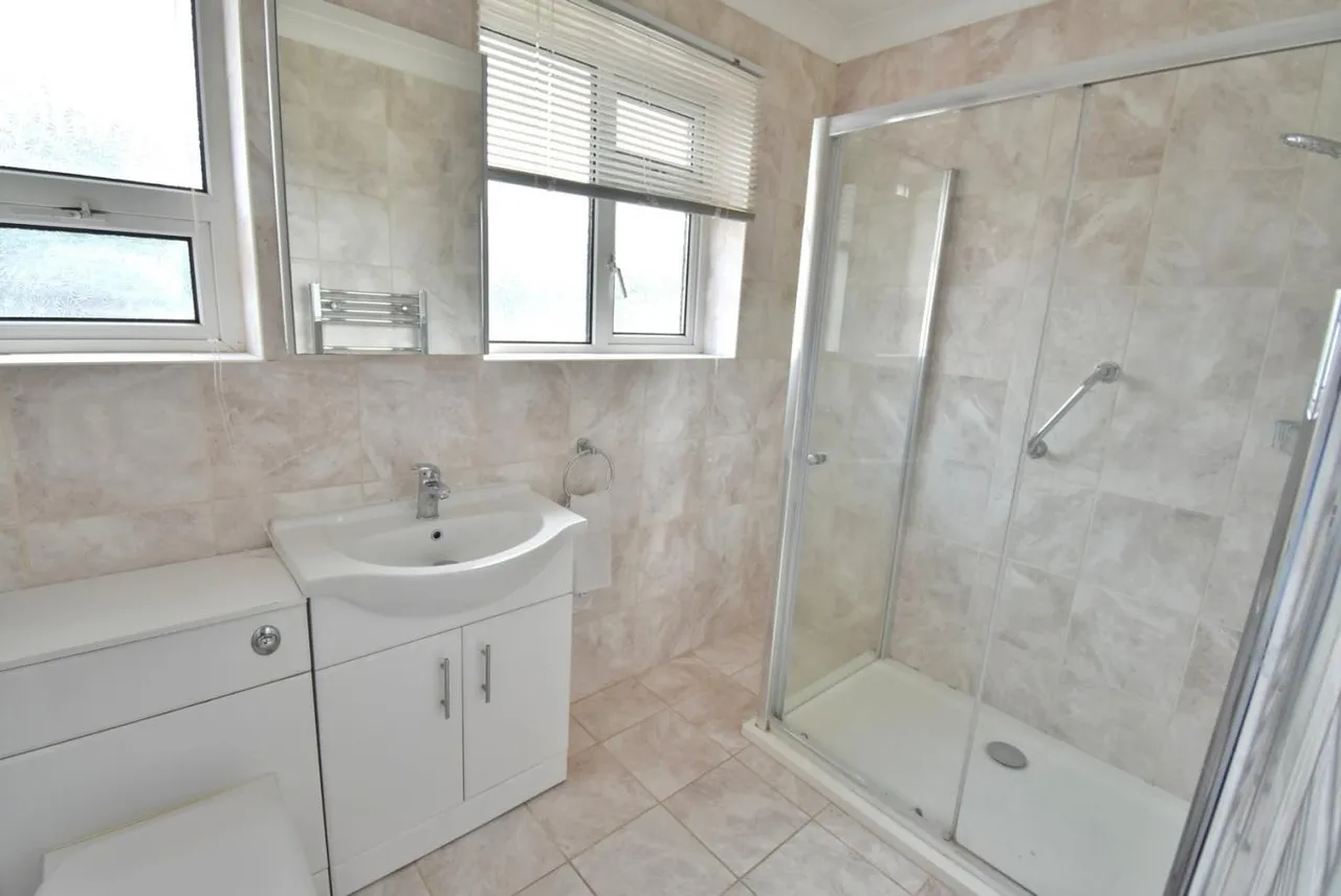 Pomona Close, BH22, photo 13