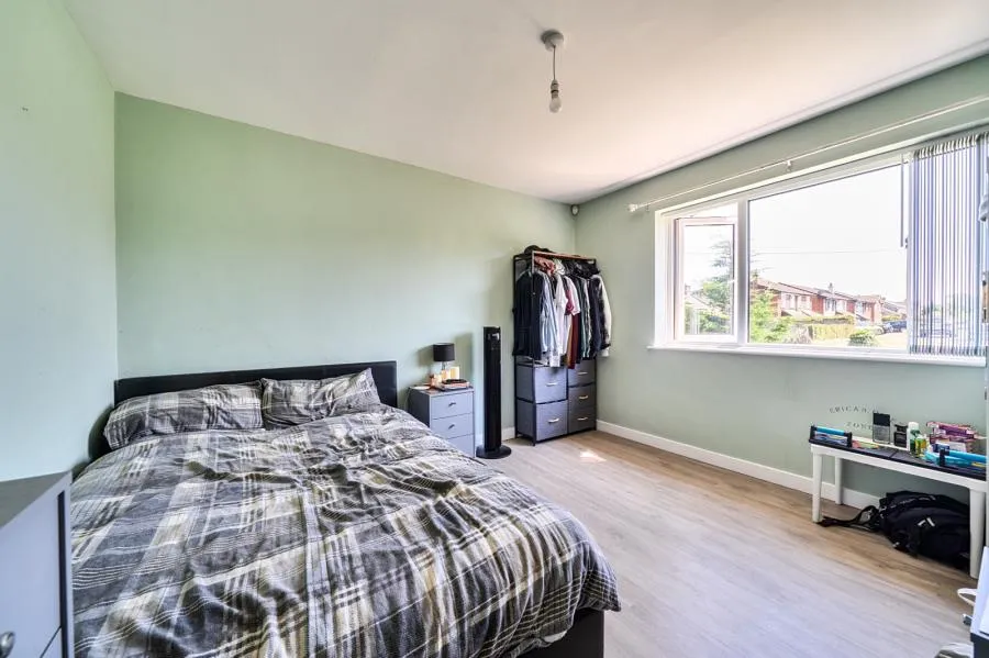 College Crescent, Oakley, HP18, photo 10