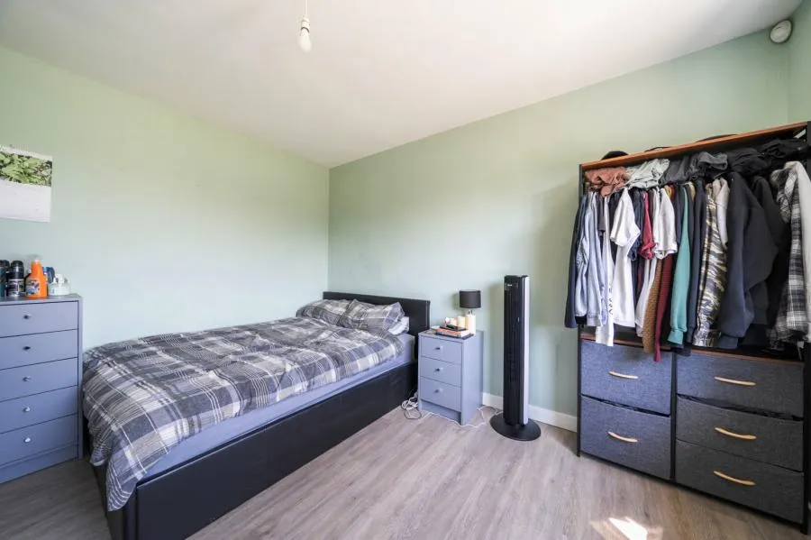 College Crescent, Oakley, HP18, photo 11