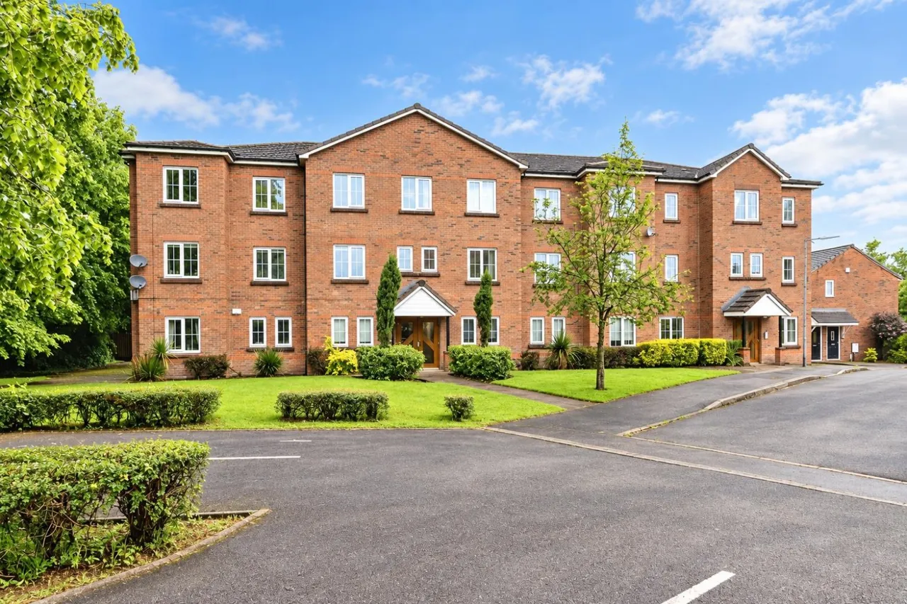 2 bed flat for sale — Bellfield View, Bolton