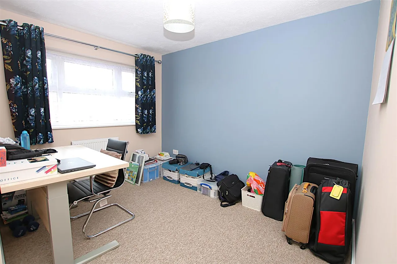 Fennel Court, East Hunsbury, NN4, photo 12