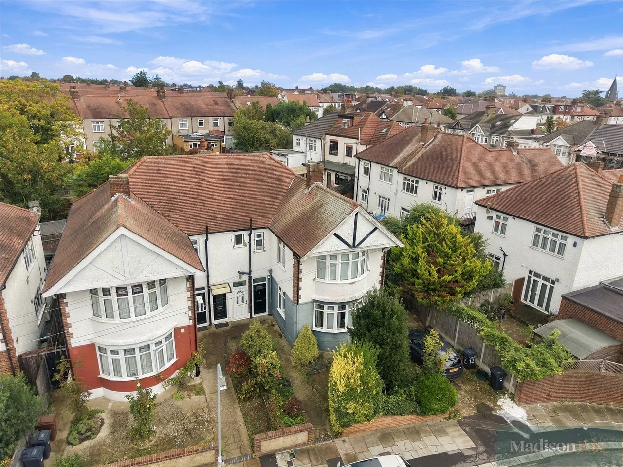 3 bed flat for sale, Veronique Gardens, Ilford, IG6