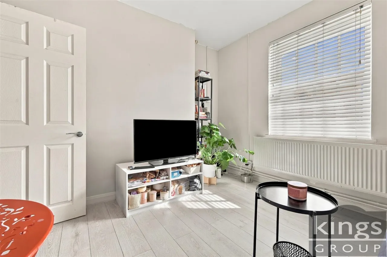 Spottons Grove, London, photo 8