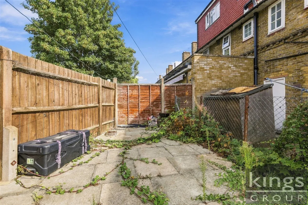 Spottons Grove, London, photo 5