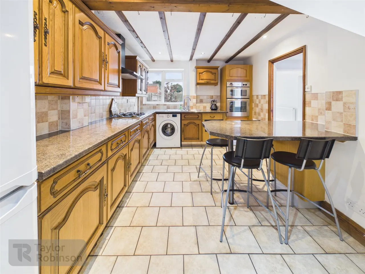 Winchester Road, Tilgate, RH10, photo 4