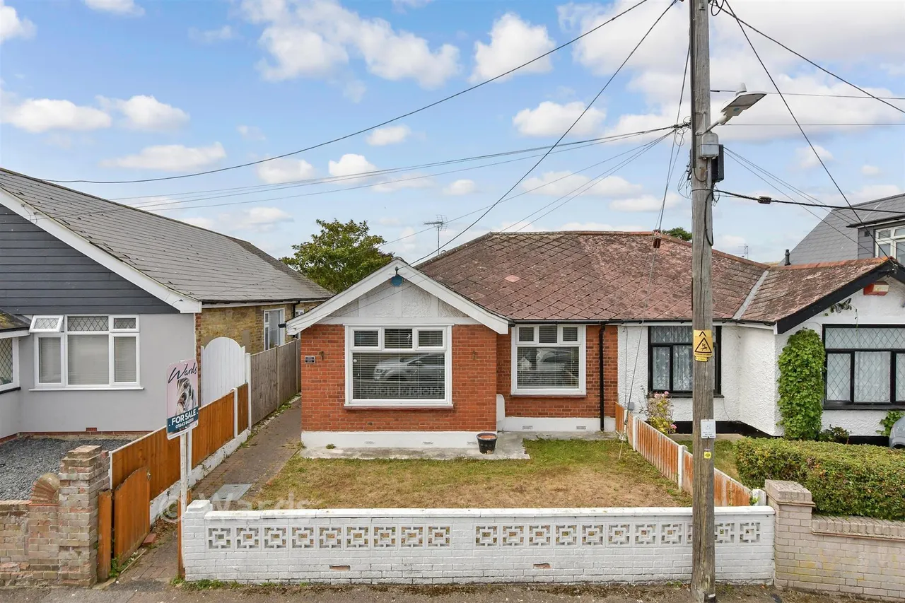 2 bed house for sale, Park Avenue, Birchington, CT7