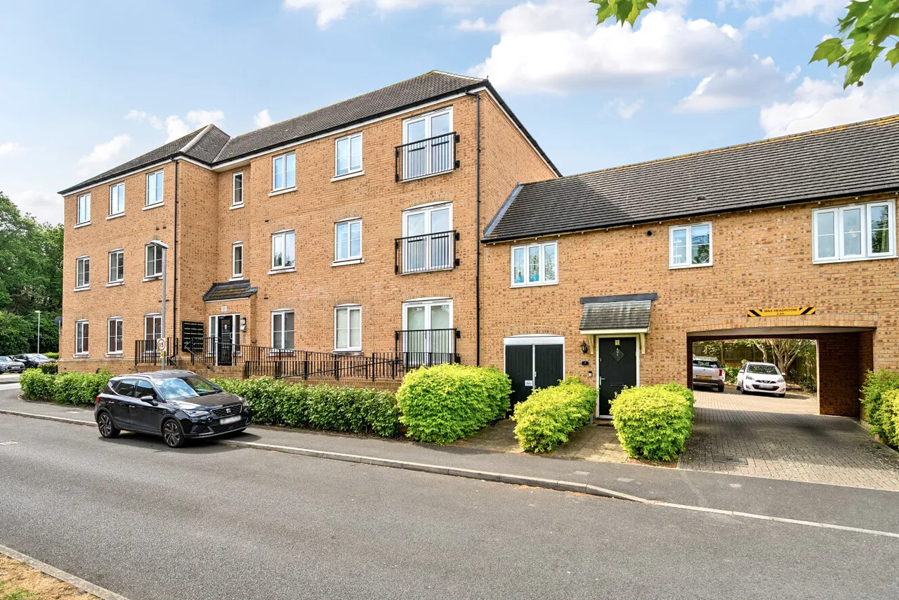 2 bed flat for sale — Ravens Dene, Chislehurst, Kent, BR7