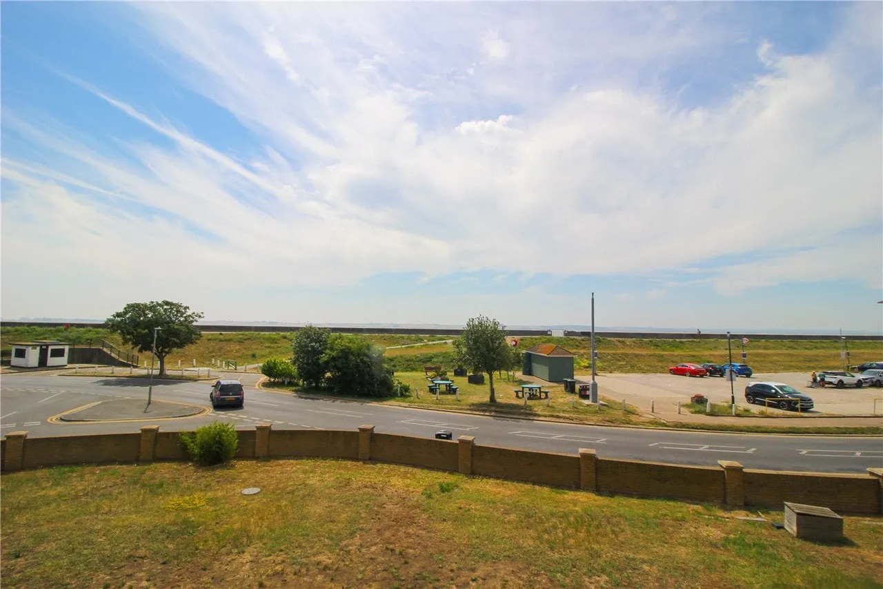 1 bed flat for sale — Eastern Esplanade, Canvey Island, Essex, SS8