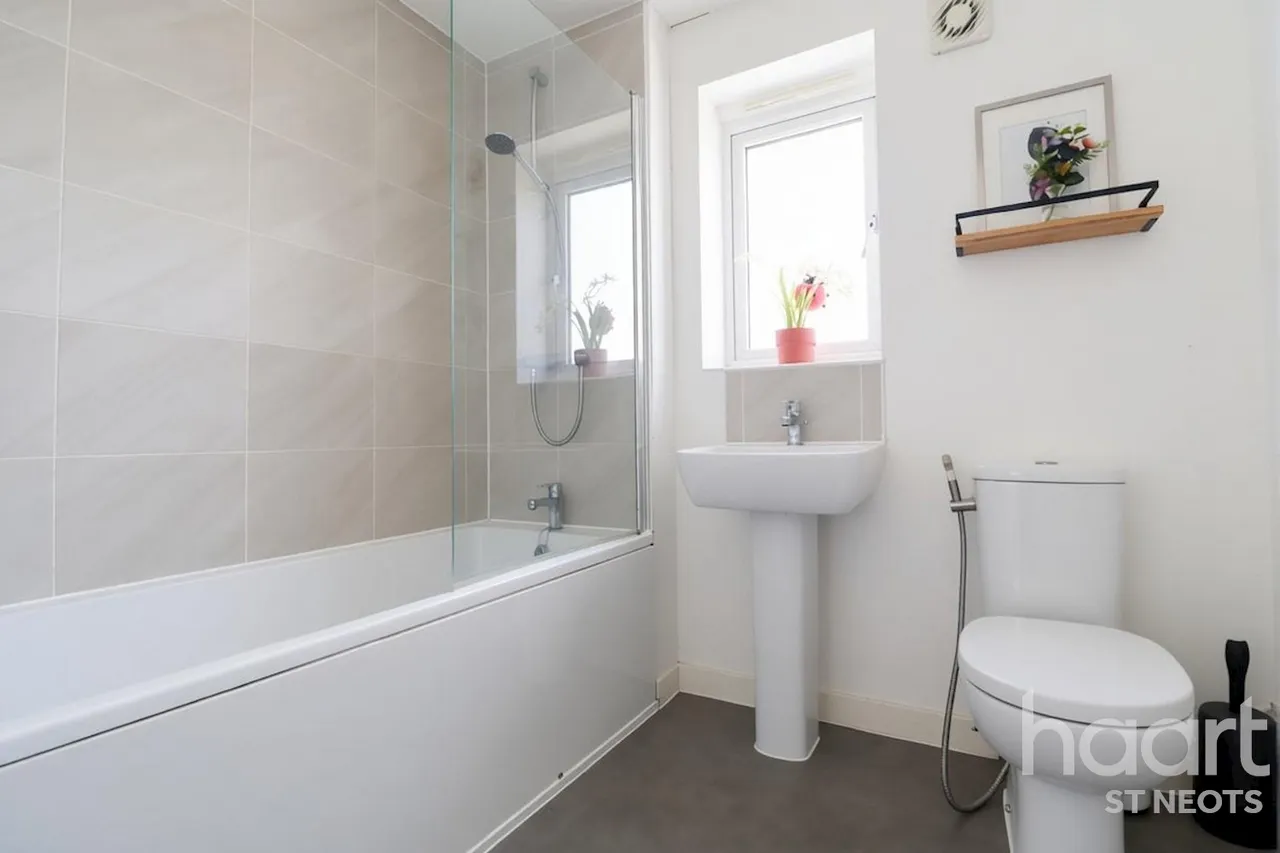 Bloomfield Drive, Huntingdon, PE29, photo 14