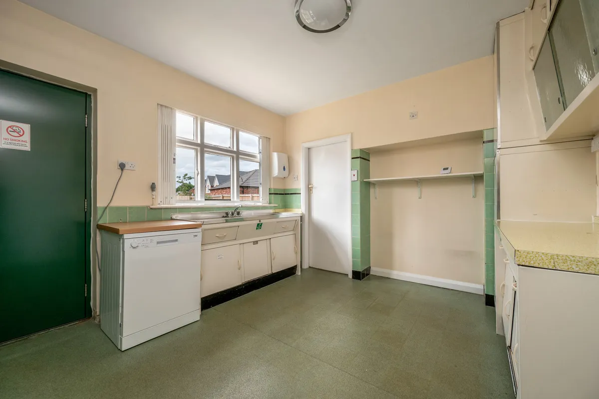 Bye Pass Road, Chilwell, NG9, photo 9
